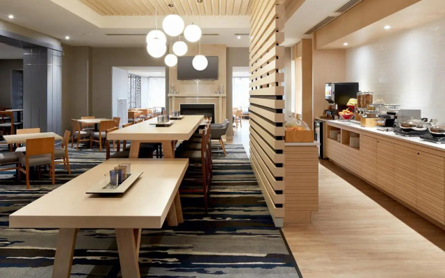 Fairfield Inn & Suites by Marriott Montreal Airport