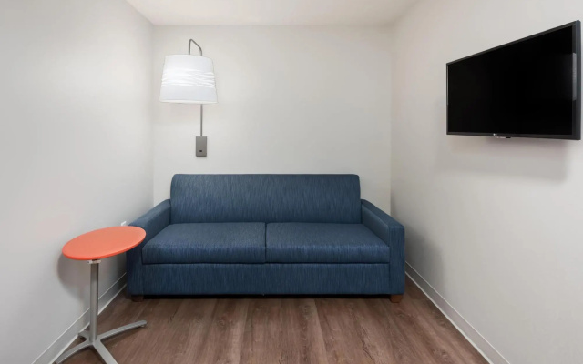Regency Inn And Suites