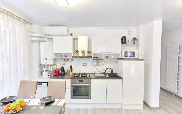 Sunflower 2BR Apartment in Nord10- parking n pool