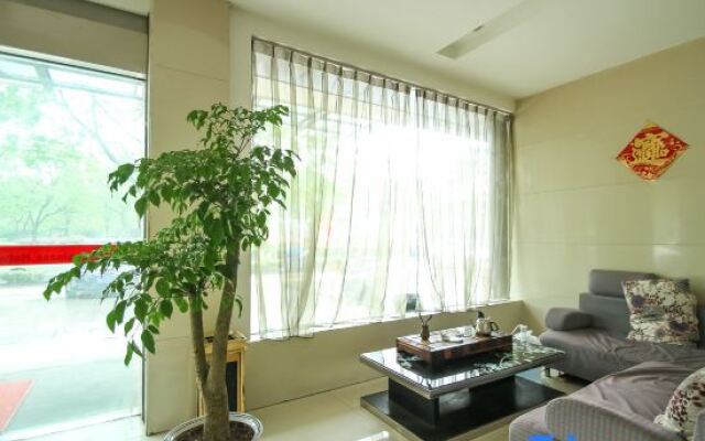 Jinhu A8 Business Hotel