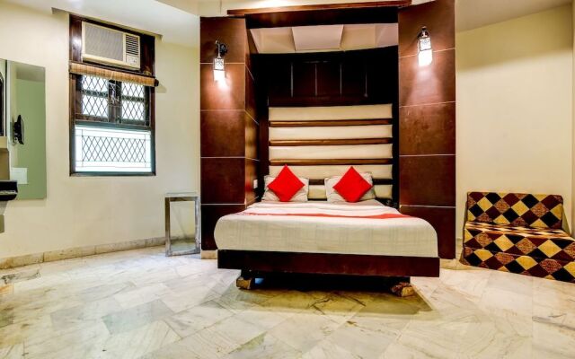 OYO 2064 Hotel The Spot