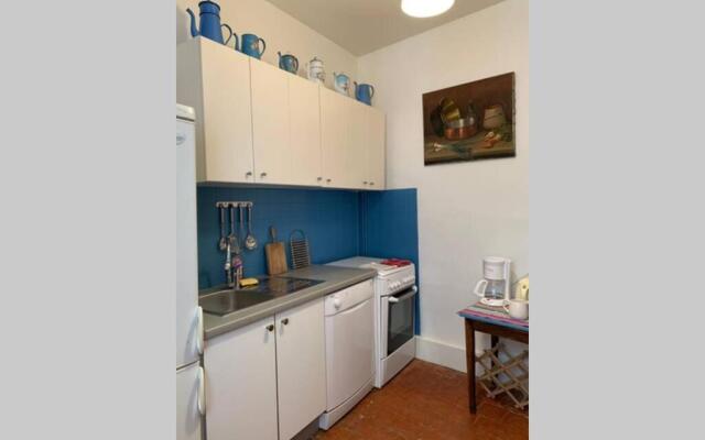 Burgondy Medieval city Studio 3***