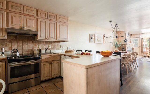 Four O Clock Rd - Rover