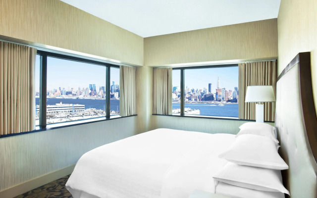 Sheraton Lincoln Harbor Hotel