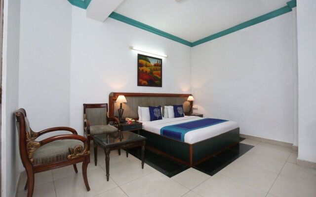 OYO 9985 Hotel Sekhon Grand