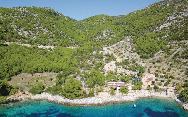 Amazing Home in Zastrazisce With 2 Bedrooms