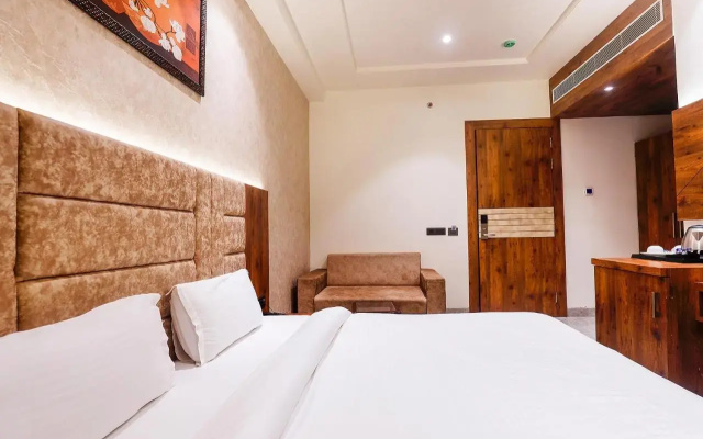 Hotel Taj Pearl