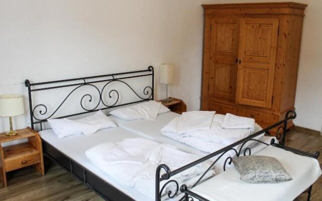 Hostel 2962