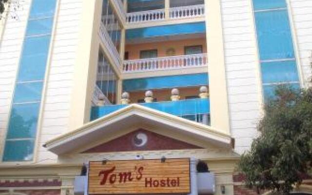 Toms Hostel