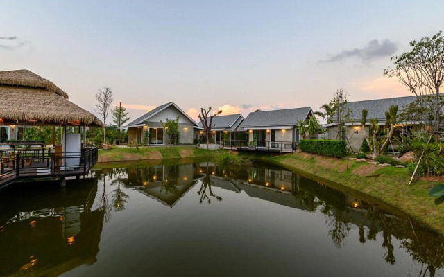 Loftpical Resort