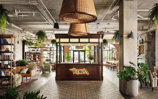 Memoir Wedgewood Houston