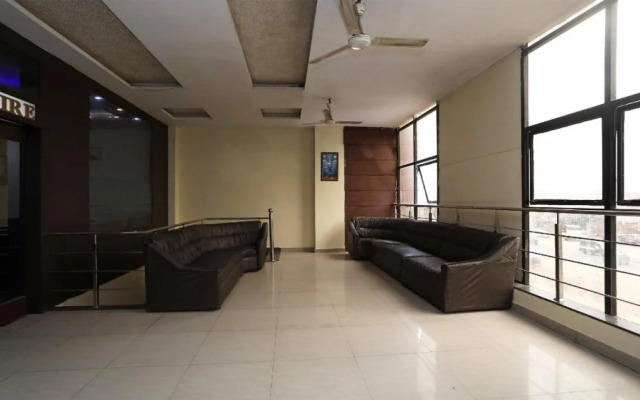 Hotel Maanya Palace by OYO Rooms