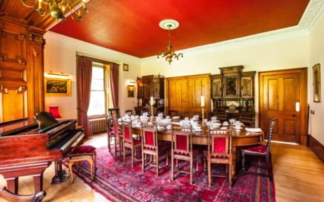 Villa Moffat