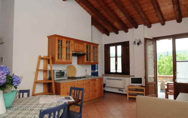 Spacious Apartment in Monticelli Brusati with Pool