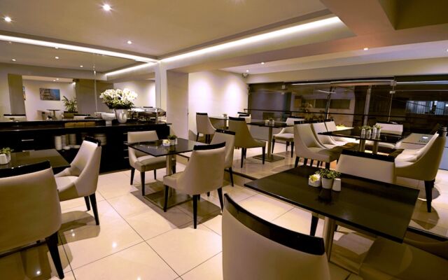 Mariel Hotel & Apartments