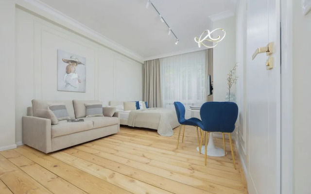 Elegant Studio for 4 by Renters