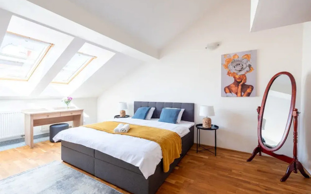 Stylish apartment with terrace in center Prague