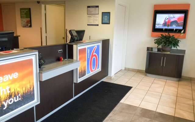 Motel 6 Roseville, MN - Minneapolis North