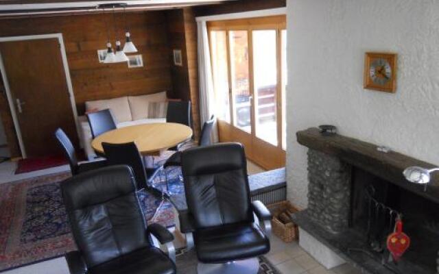Chalet Anemone 2