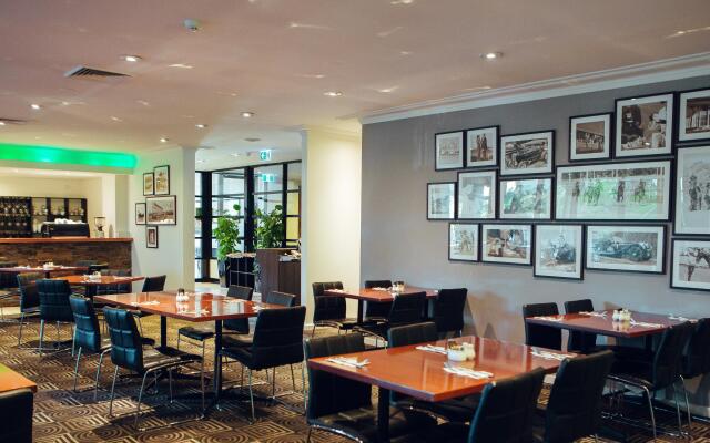 Holiday Inn Warwick Farm by IHG
