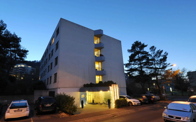 The Guests' House
