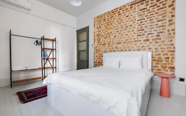 Cozy Flat With Balcony 5 min to Galata Tower