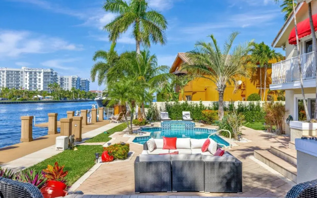 Serenity Villa Water Front