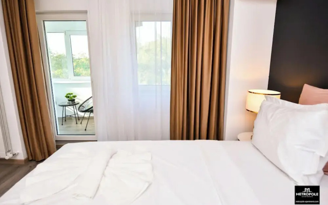 Metropole Apartments Central City