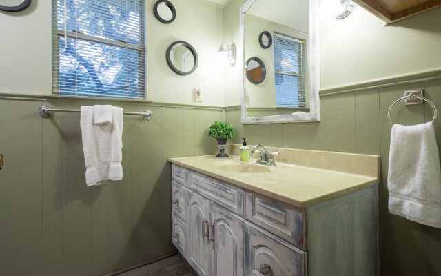 Texas Rose Lodge by RedAwning