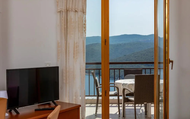 Apartment Josip 828