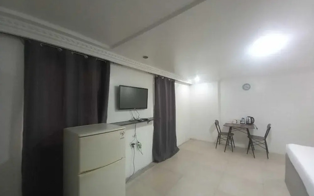 OYO 1141 Healing Condo Hotel