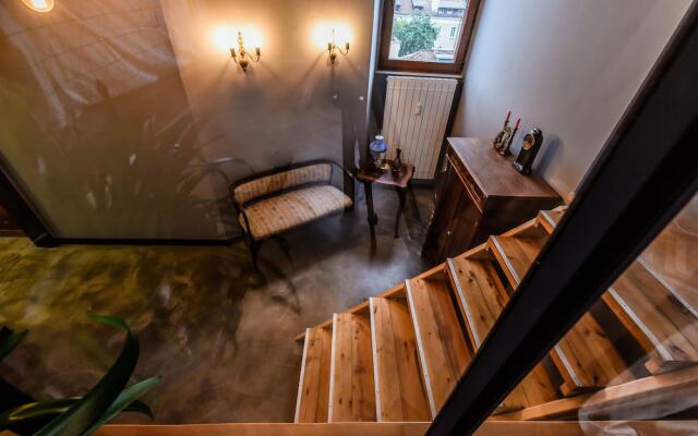 FM Luxury 3-BDR Apartment - 3 Levelled Home
