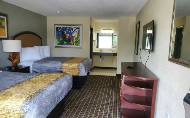 Palmetto Inn & Suites