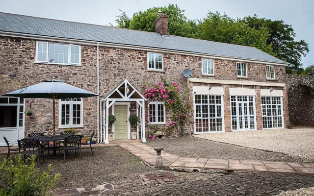 Stoodleigh Court Coach House B & B