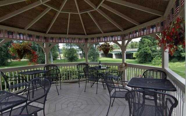 Coshocton Village Inn and Suites