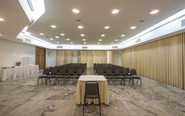 Actuall Convention Hotel