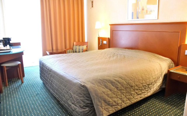Adrian Hotel