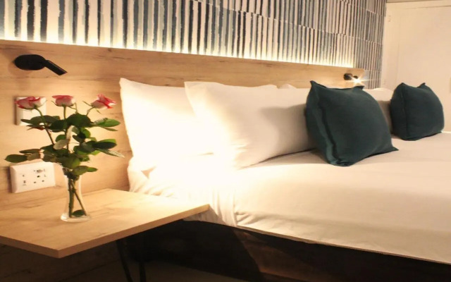 Bayside Hotel 14 Pine Street