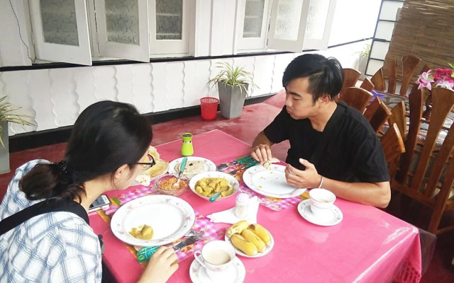 Gloriya Mathews Family Guest House