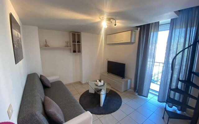 Charming 1-bed Apartment in Napoli