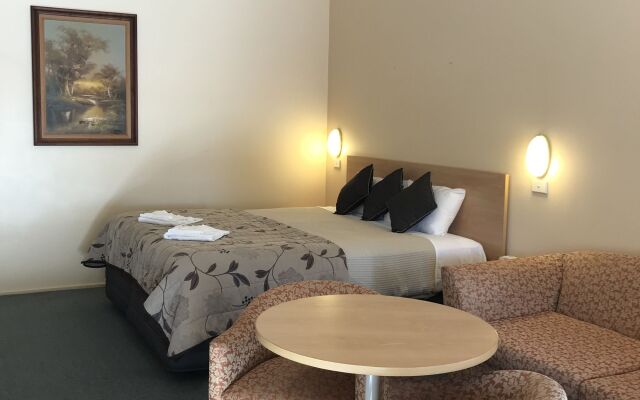 Country Gardens Motor Inn