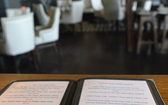 The Strand Seafood Bistro and Guesthouse