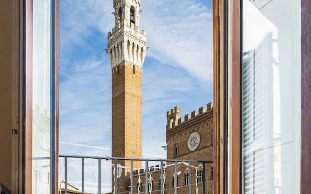 The Balcony Suite -Piazza del Campo View