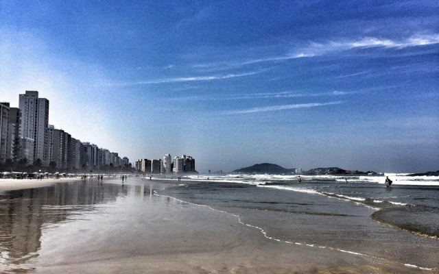 Apto pé na areia na Praia Pitangueiras