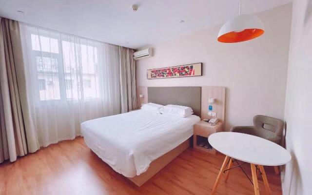Hanting Hotel Dunhua Railway Station