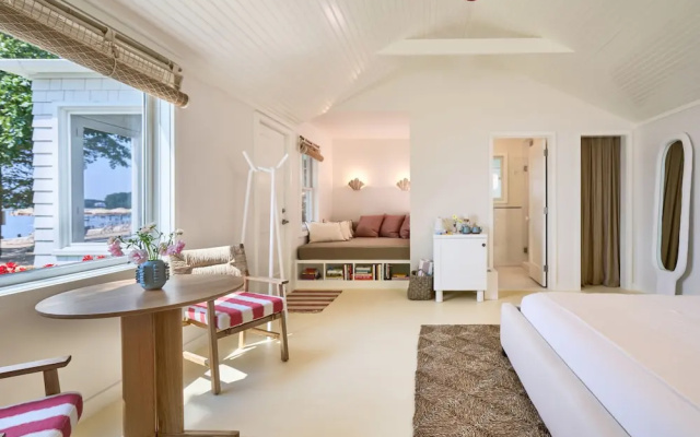 Silver Sands Motel & Beach Bungalows