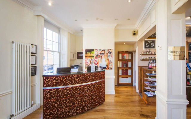 Clifton Hotel