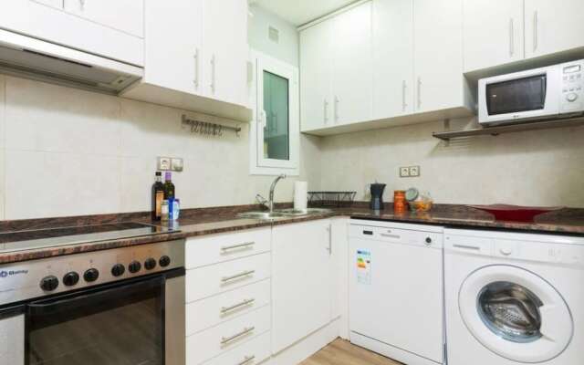 Cozy 2 Bed Apt Near Sagrada Familia