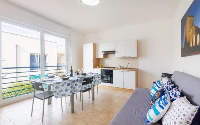 Luxury Holiday Home With Swimming Pool in Torre Lapillo