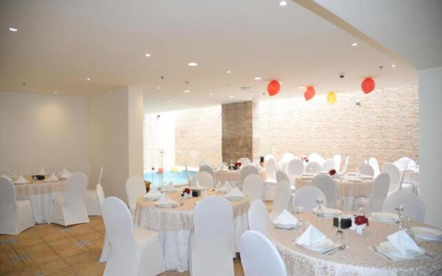 Ebreez Hotel